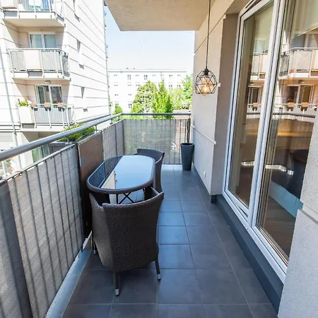 Super-apartamenty Jezyce Targi *